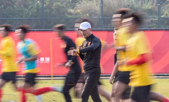 免费无遮挡男女视频